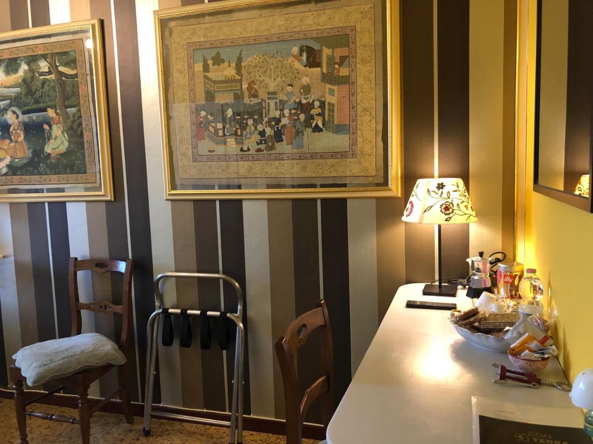La Finestra Sul Fiume Acomodação com café da manhã Fossombrone Exterior foto